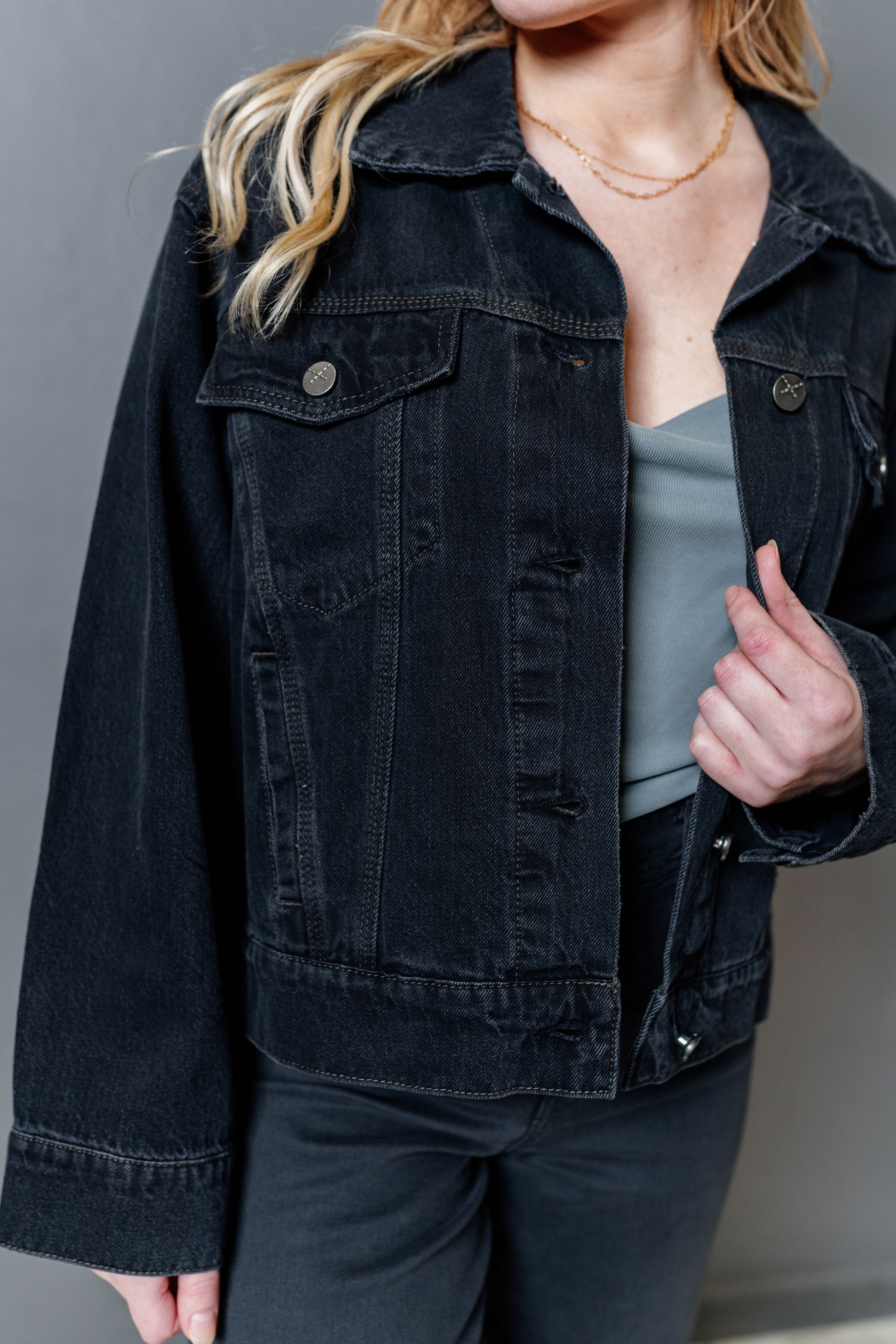 Brandy melville black jean on sale jacket