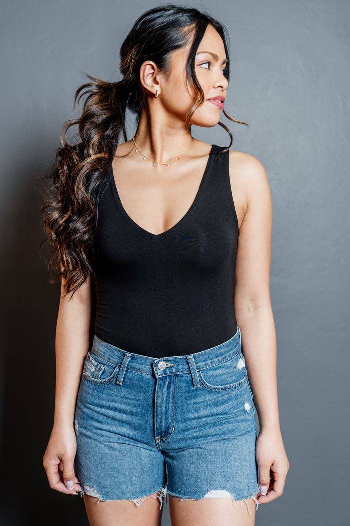 Semi-Distressed Mom Short