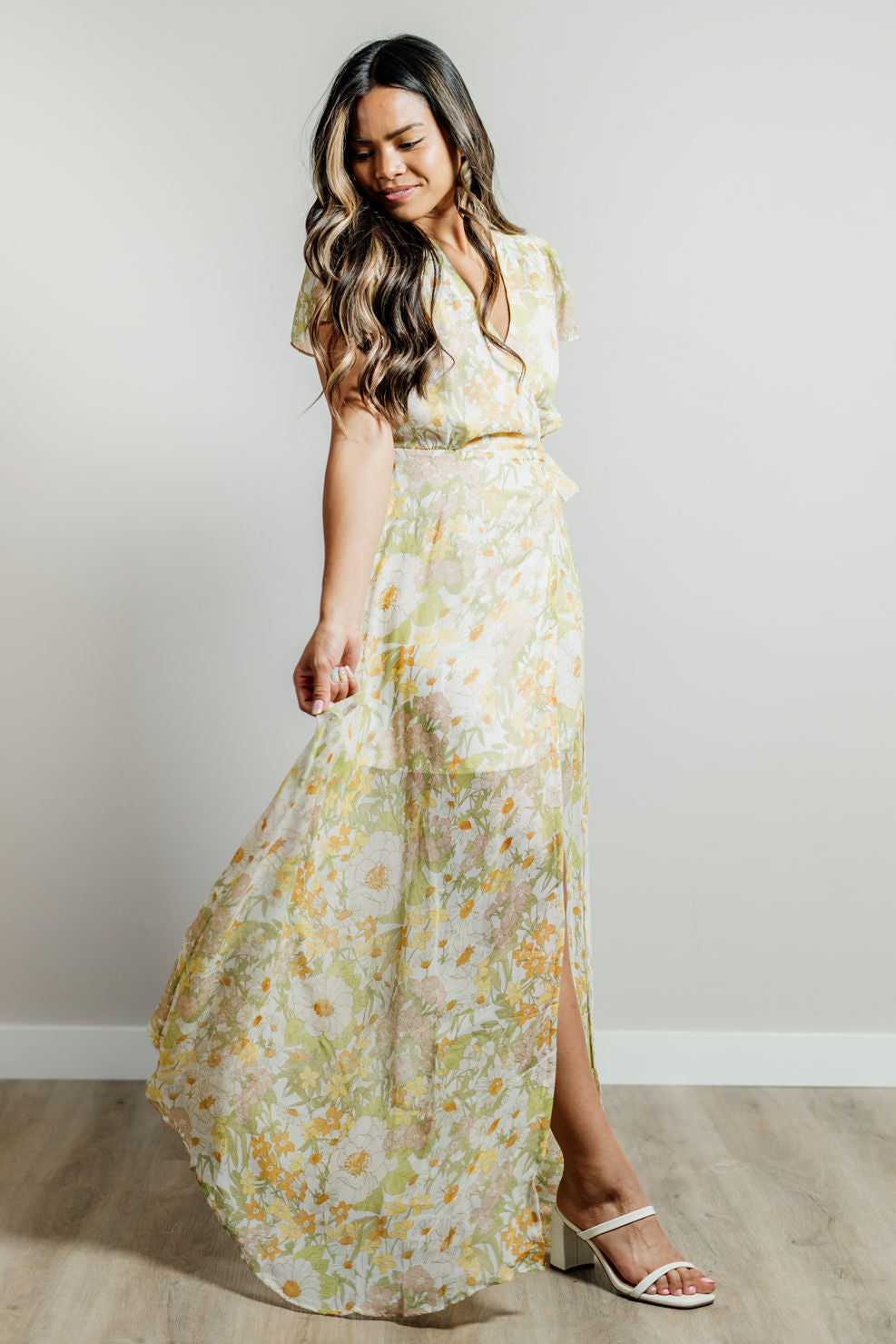 White maxi dress discount with yellow flowers