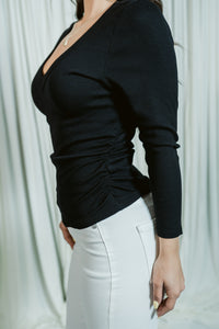 Enid V-Veck Ruched 3/4 Sleeve Top