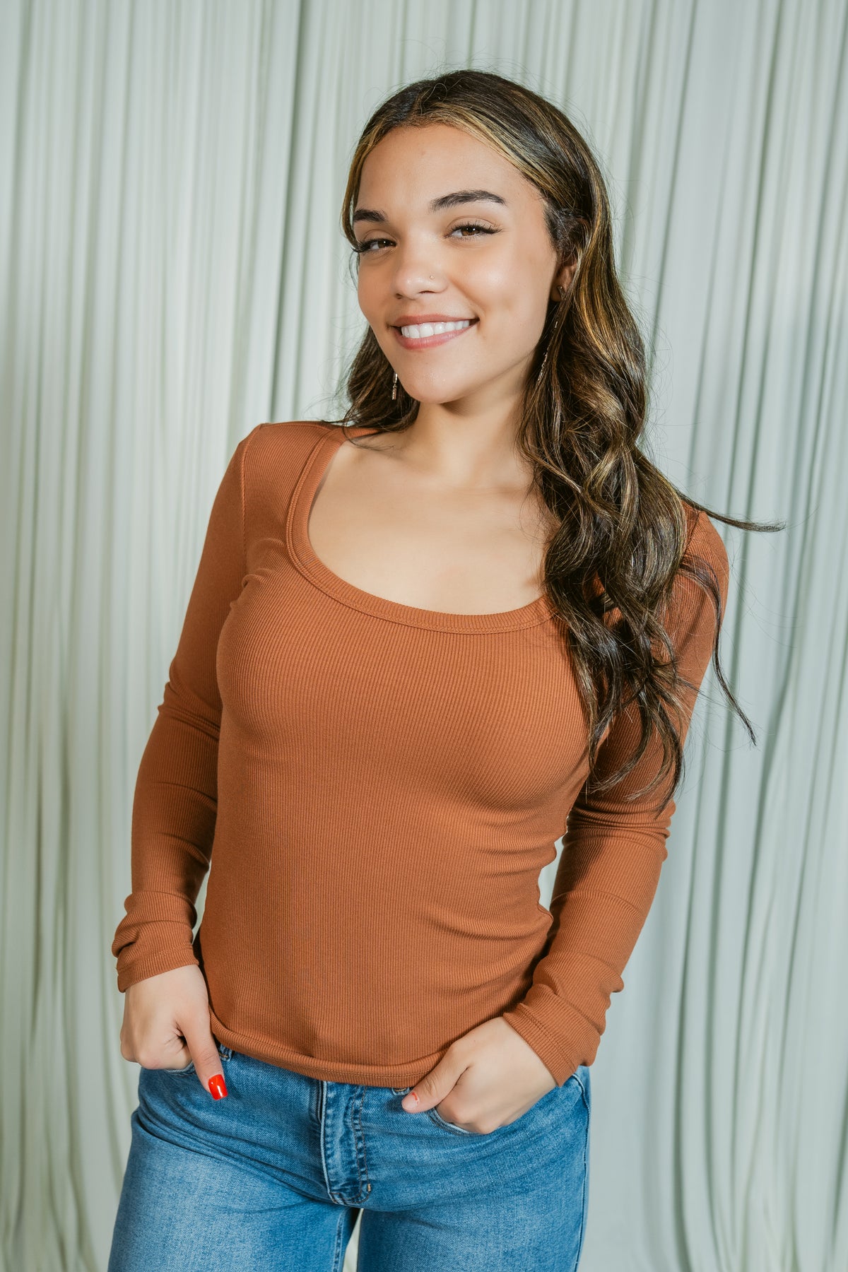 Ribbed Scoopneck Long Sleeve