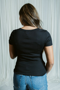 Calla Scoopneck Tee