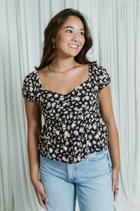 Heart Neck Elastic Puff Sleeve Top
