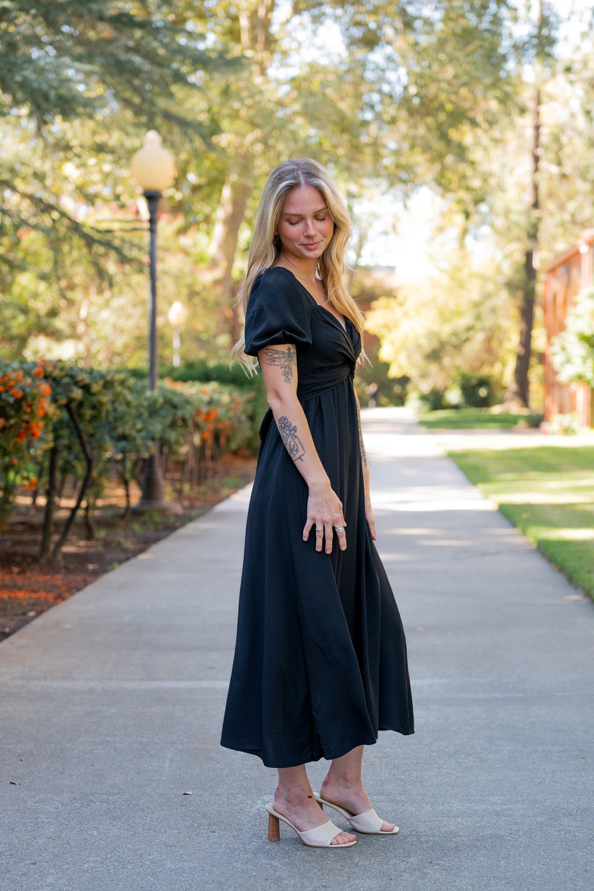 Sweetheart Neckline Twist Bust Midi Dress W/ Puff Sleeves Sweetheart Neckline Twist Bust Midi Dress W/ Puff Sleeves