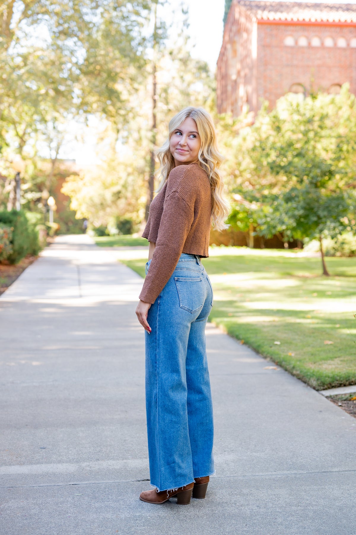 Mid-Rise Relaxed Wide Leg Denim