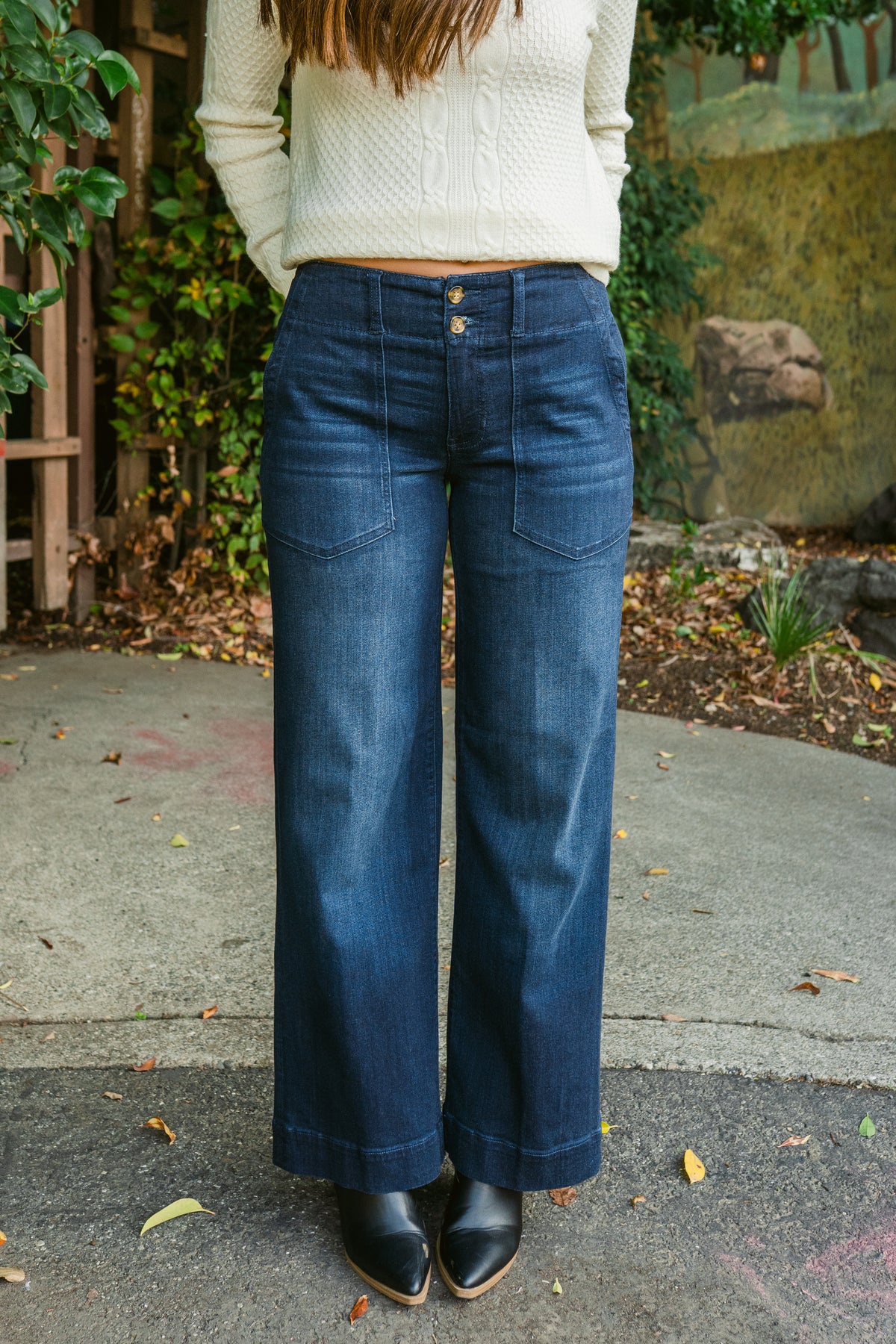 Hannah Mid Rise Patch Pocket Wide Leg Trouser