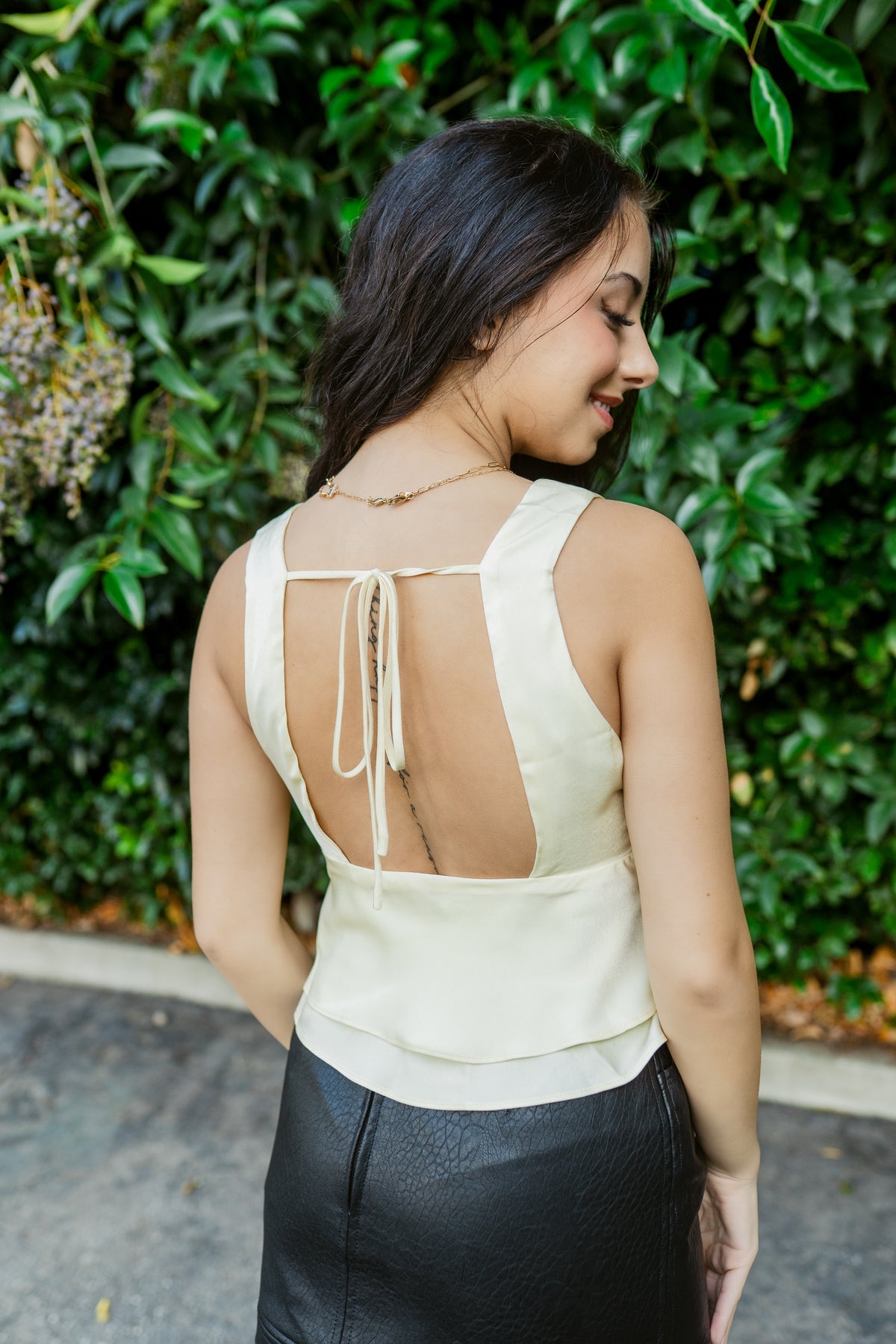 Izzy V-Neck Wide Strap Corset Style Crop Top