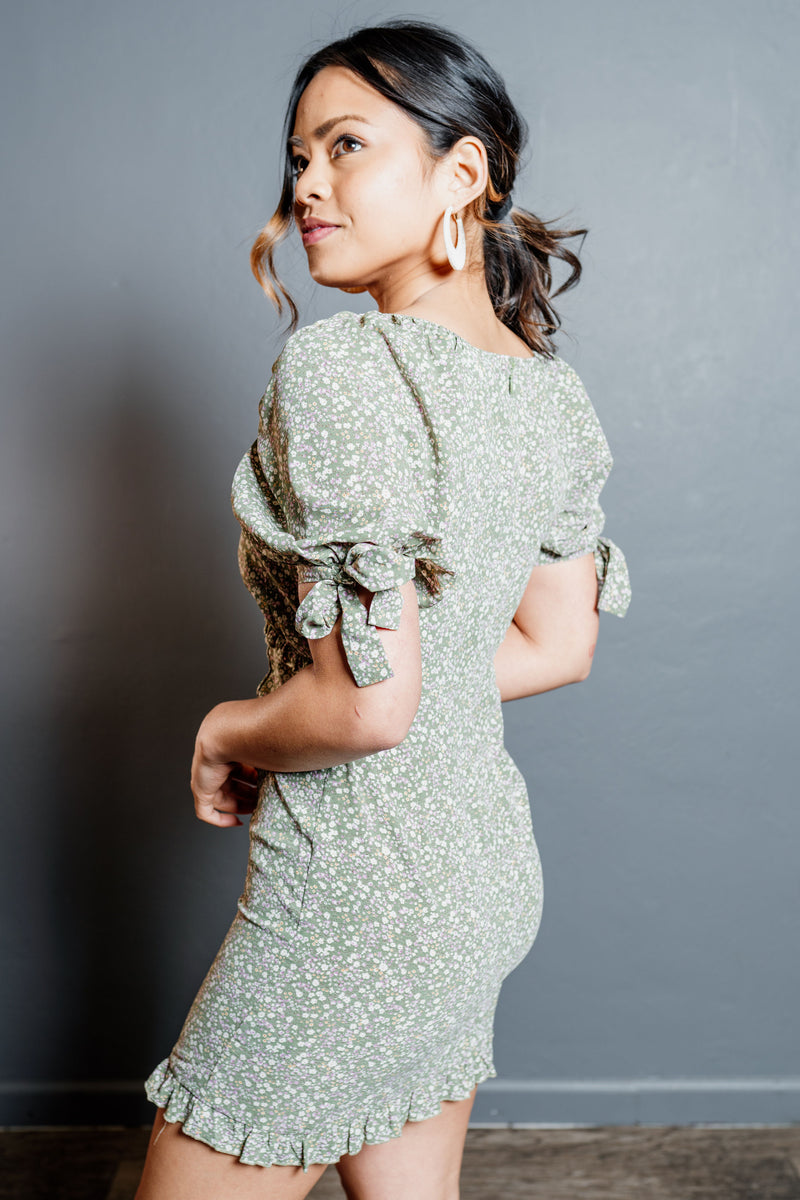 Clearance - Bow Tied Puff Sleeve Floral Dress For Elyse Clearance - Bow Tied Puff Sleeve Floral Dress For Elyse