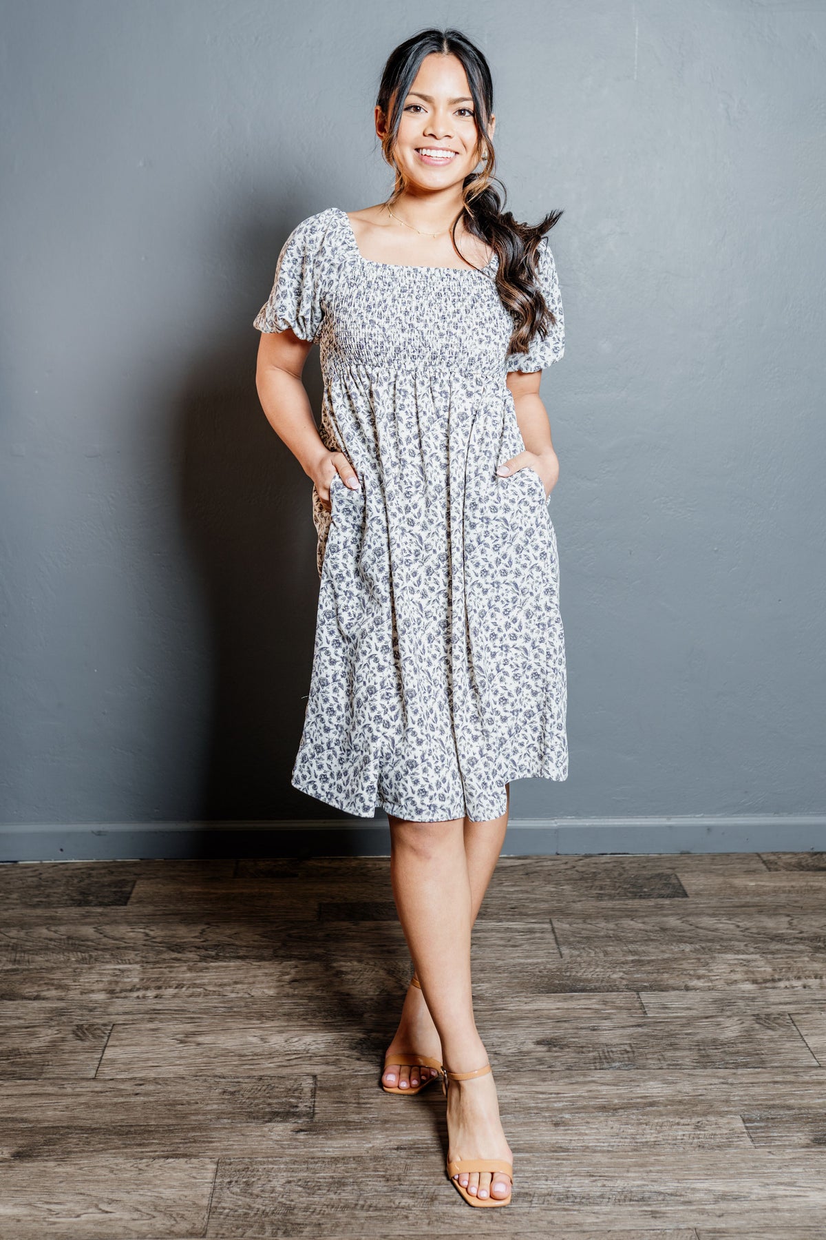 shirred short sleeve dress Feinuhan Floral Shirred Short Sleeve Dress Below for Women Knee Length Navy Medium, Women's, Blue